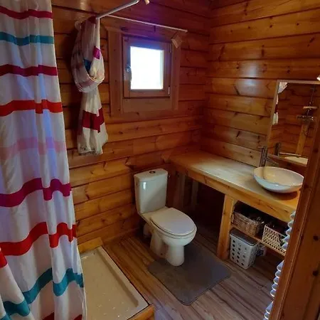 Vakantiehuis Cosy Bright Wooden House In Ariege Mountains *